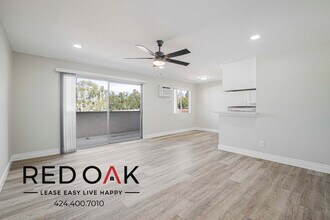 Building Photo - 821 N Wilcox Ave