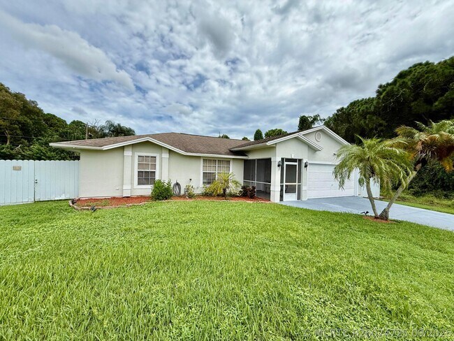 Building Photo - 1757 SW Gemini Ln