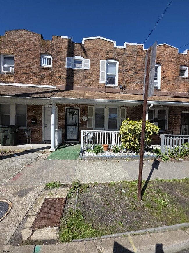 Building Photo - 822 N Arkansas Ave