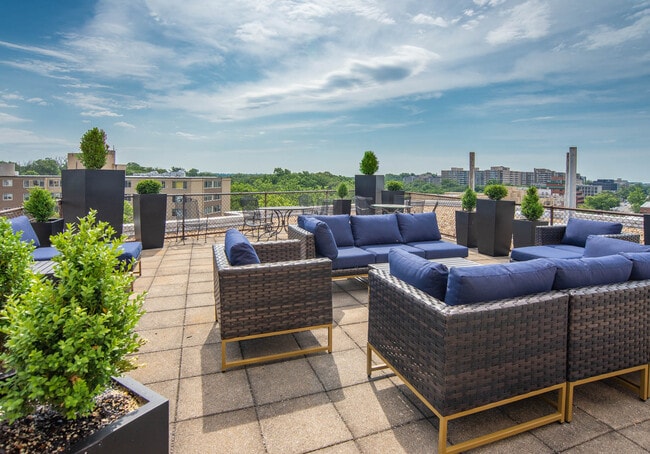 Foto del edificio - Connecticut House Apartments