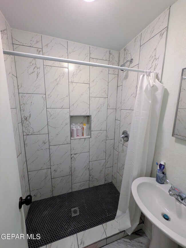 Foto del edificio - 709 Tays St