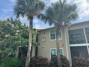 Building Photo - 4045 Crockers Lake Blvd