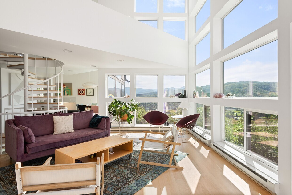 Foto principal - 61 Oak Rdg Ln