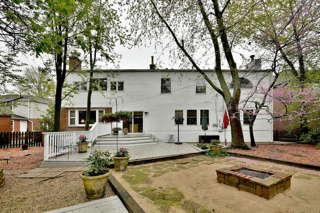 Building Photo - 4320 Suffield Ct