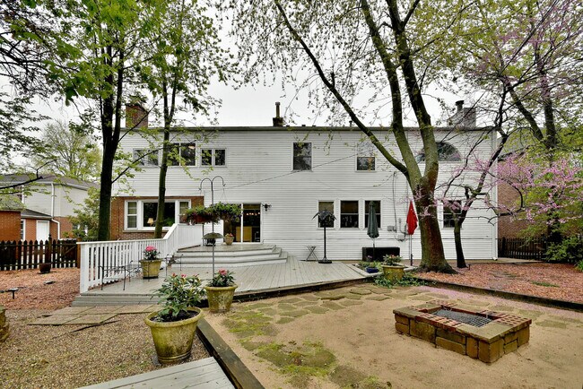 Foto del edificio - 4320 Suffield Ct