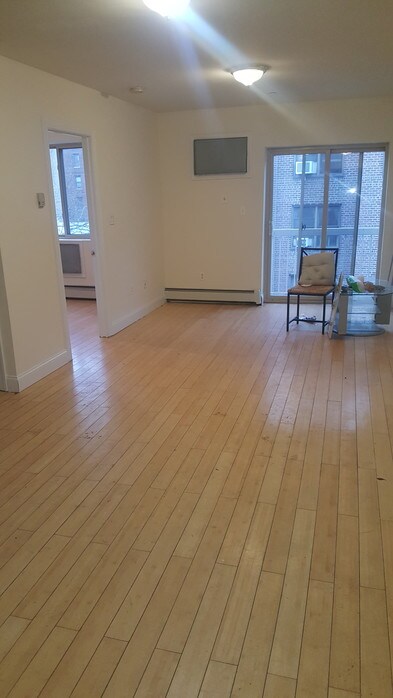 Foto principal - 141-37 Pershing Crescent