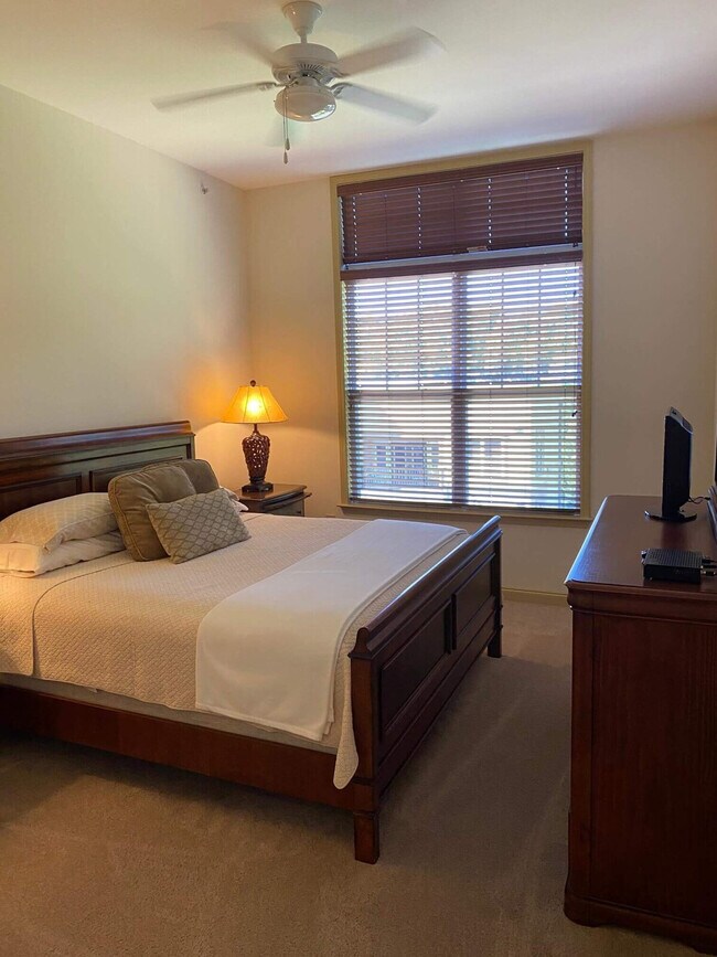 Foto del edificio - 3000 Renaissance Park Pl