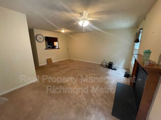 Building Photo - 2034 Airy Cir