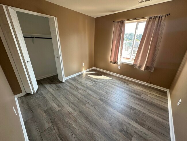 Foto del edificio - 2579 Union Lake Rd