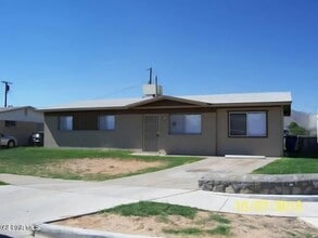 Building Photo - 10377 Redwood St