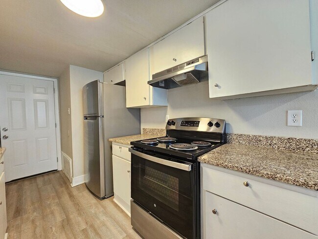 Foto del edificio - 3106 Trenton Dr