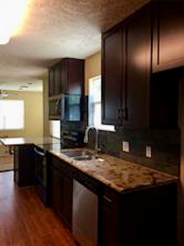 Building Photo - 3501 Lydia St