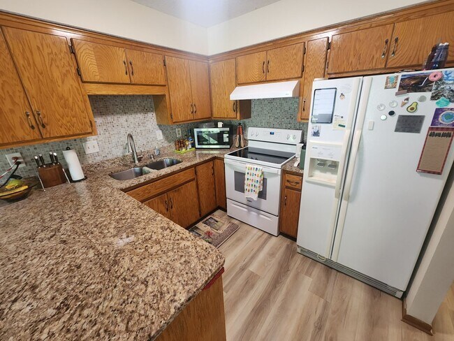 Foto del edificio - 4237-4239 University Ave NE