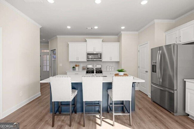 Building Photo - 4030 Cavalier Wy