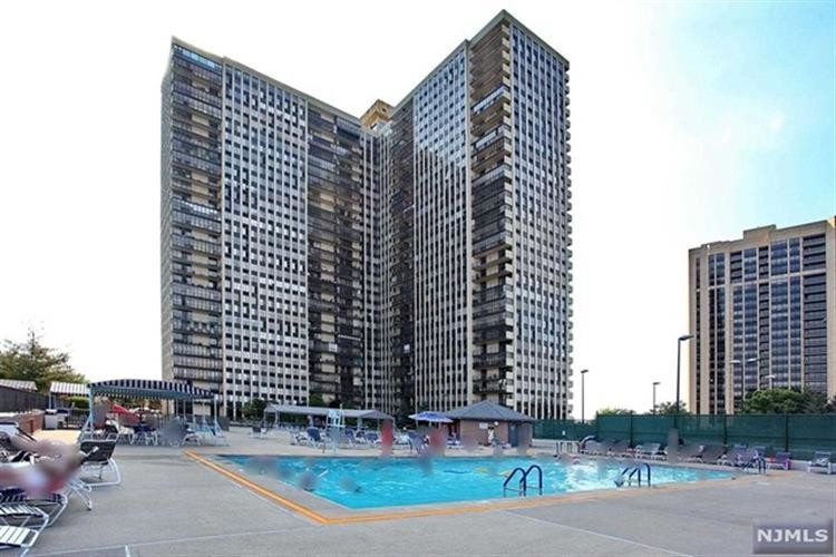 Foto principal - 200 Winston Dr