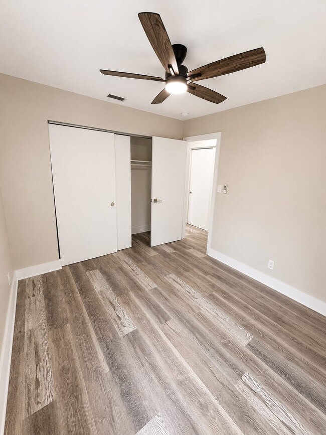 Foto del edificio - 1619 NE 25th St