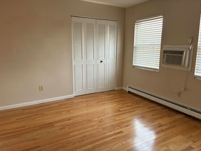 Foto del edificio - 30 Pine Valley Dr