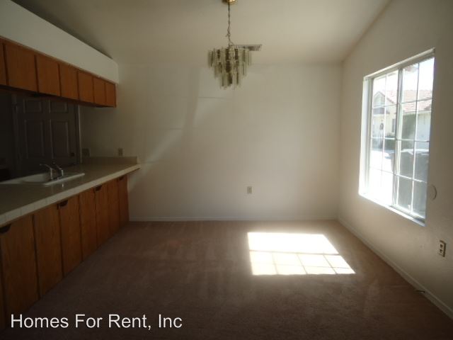 Foto del edificio - 1976 W Roby Ave