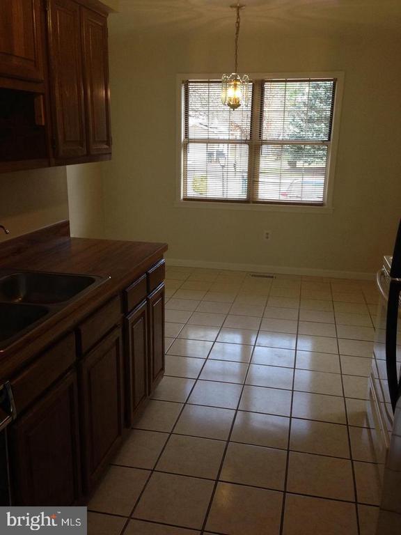 Building Photo - 5001 Tarpon Ln