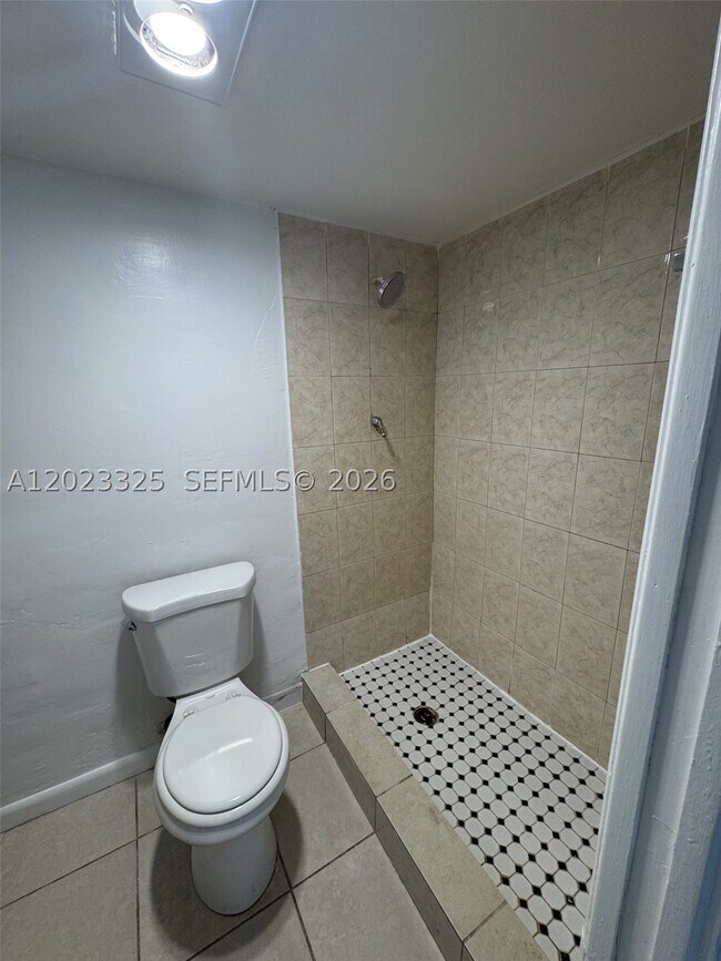 Foto del edificio - 1643 NE Miami Gardens Dr