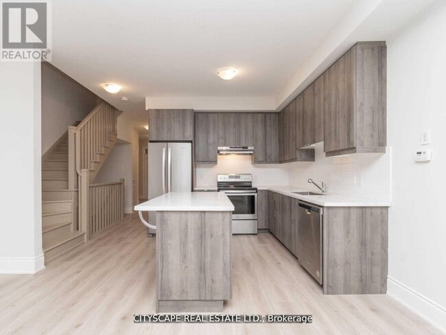 Building Photo - 583 Wedgewood Dr