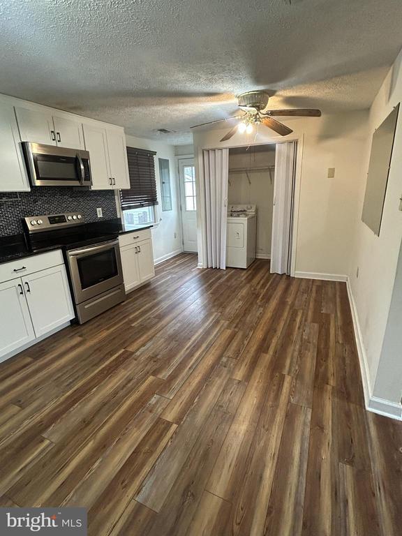 Building Photo - 26326 Skyview Dr
