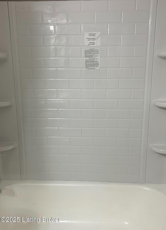 Building Photo - 735 Compton St