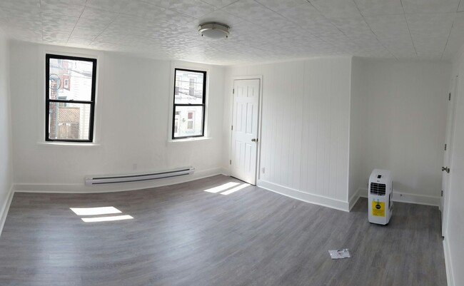 Building Photo - 107 S 16th St