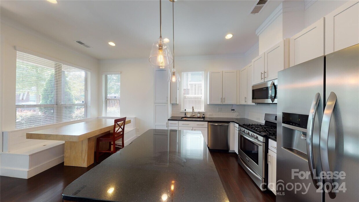 Foto principal - 930 Steel House Blvd
