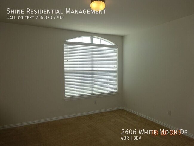 Foto del edificio - 2606 White Moon Dr