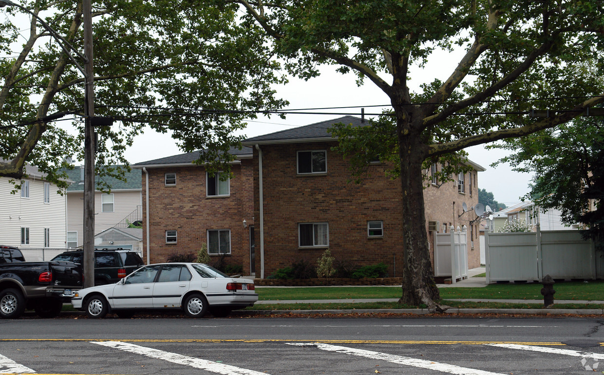 Building Photo - 1279 Richmond Ave