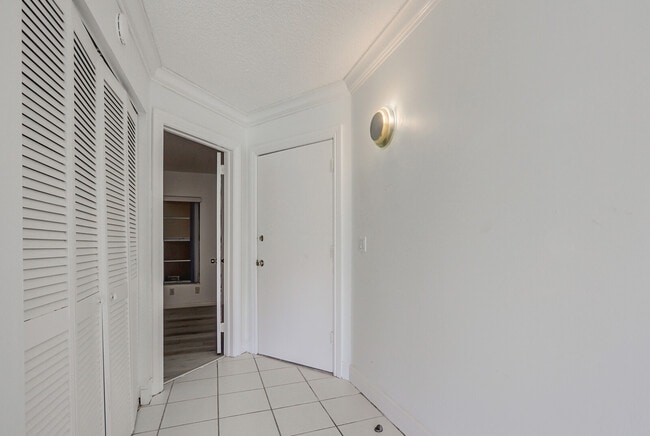 Building Photo - 342 Southwind Dr