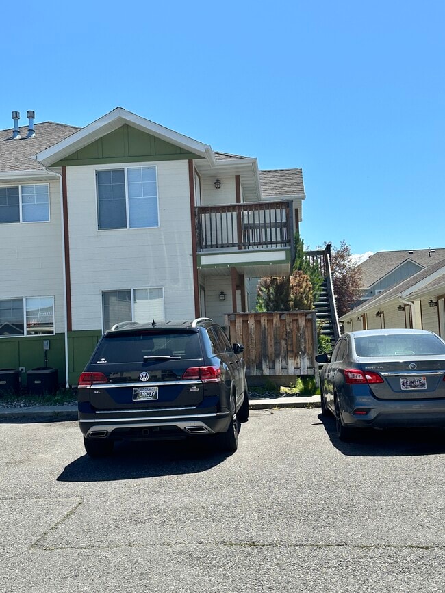 Building Photo - 1096 Longbow Ln