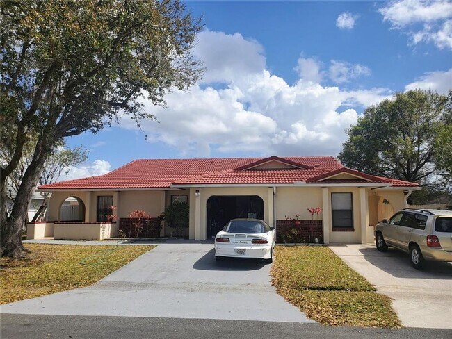 Building Photo - 371 Cocoa Ct