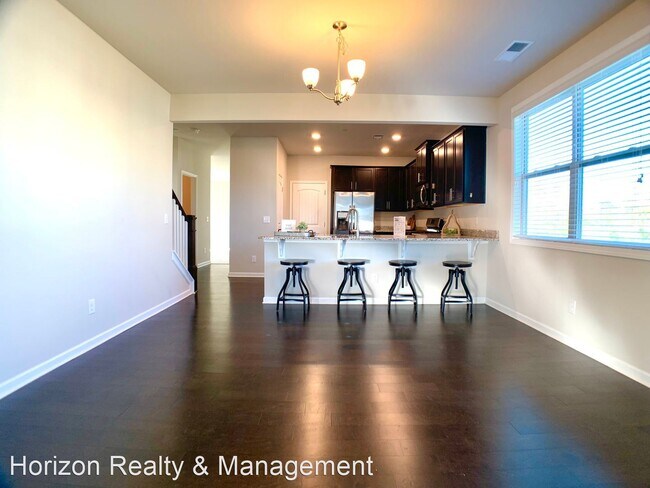 Building Photo - 4 br, 2.5 bath House - 100 Majestic Lane