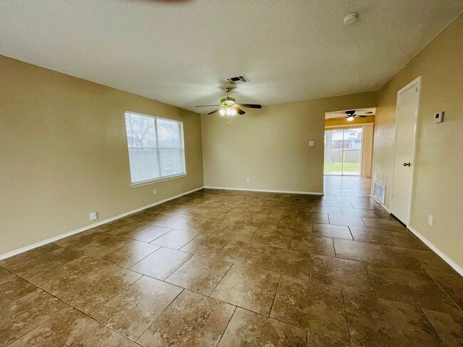 Building Photo - 3633 Candlebrook Ln