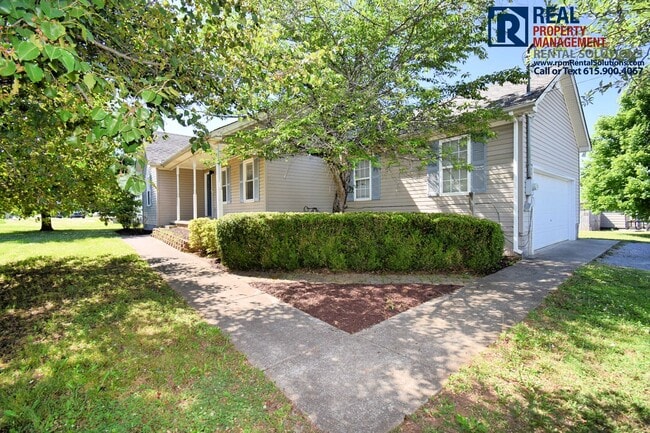 Photo - Adorable 3BR/2BA, attached 2 car garage in N. Murfreesboro on a corner lot! House