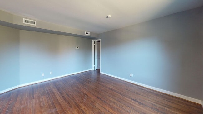 Foto del edificio - Newly Updated Silver Spring Three Bedroom ...