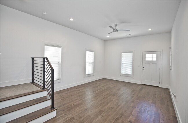 Foto del edificio - 444 SW B St