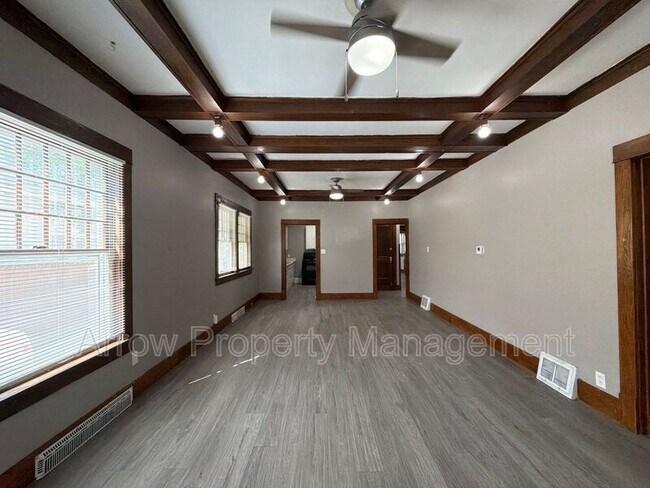 Foto del edificio - 2049 Worthington Ave