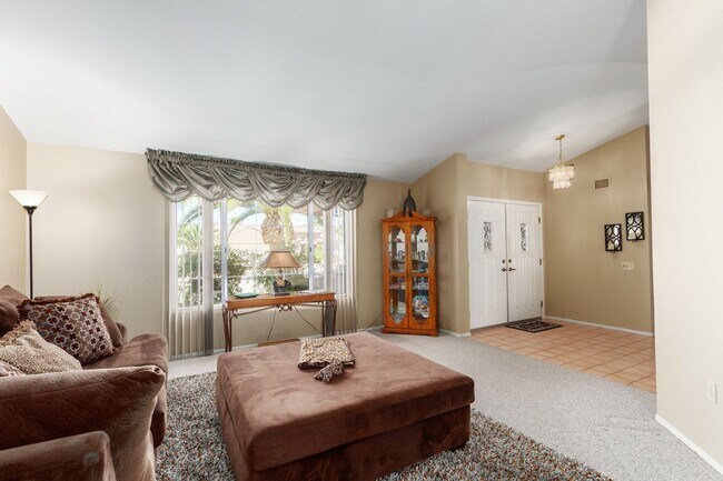 Foto del edificio - Furnished Rental, 55+, Move In Today!