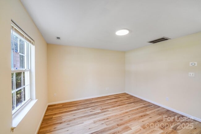 Building Photo - 3425 Anson St