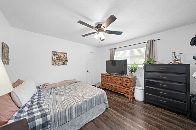 Building Photo - 2523 Heritage Colony Dr