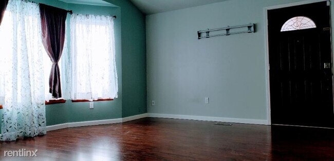 Foto del edificio - 3 br, 1 bath House - 1641 Cedrus Ct