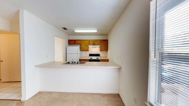 Building Photo - 896 Silverwood