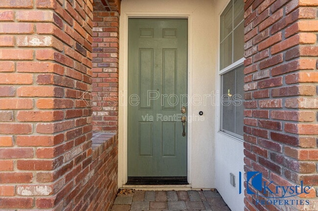 Building Photo - 6335 Newhaven Ln