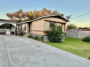 Building Photo - 13819 Eagle Pass St