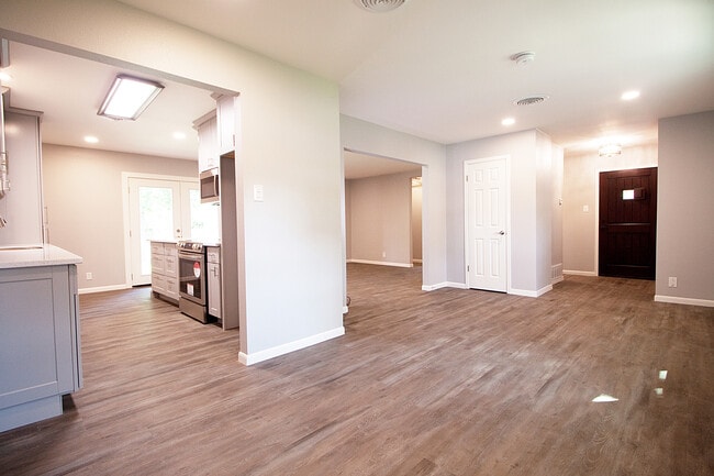 Building Photo - 1136 Terrace Trl