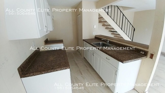 Foto del edificio - Just remodeled 2/1 condo
