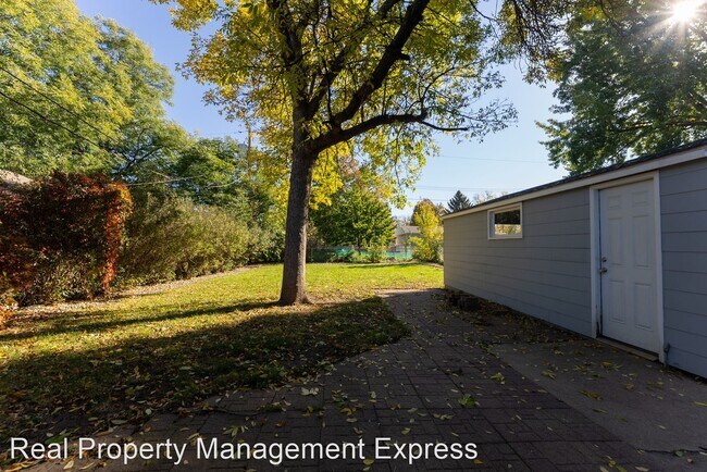 Foto del edificio - 4 br, 1.5 bath House - 3208 S Phillips Ave